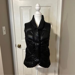 Beyond Yoga Women Puffer Vest Black Size Small